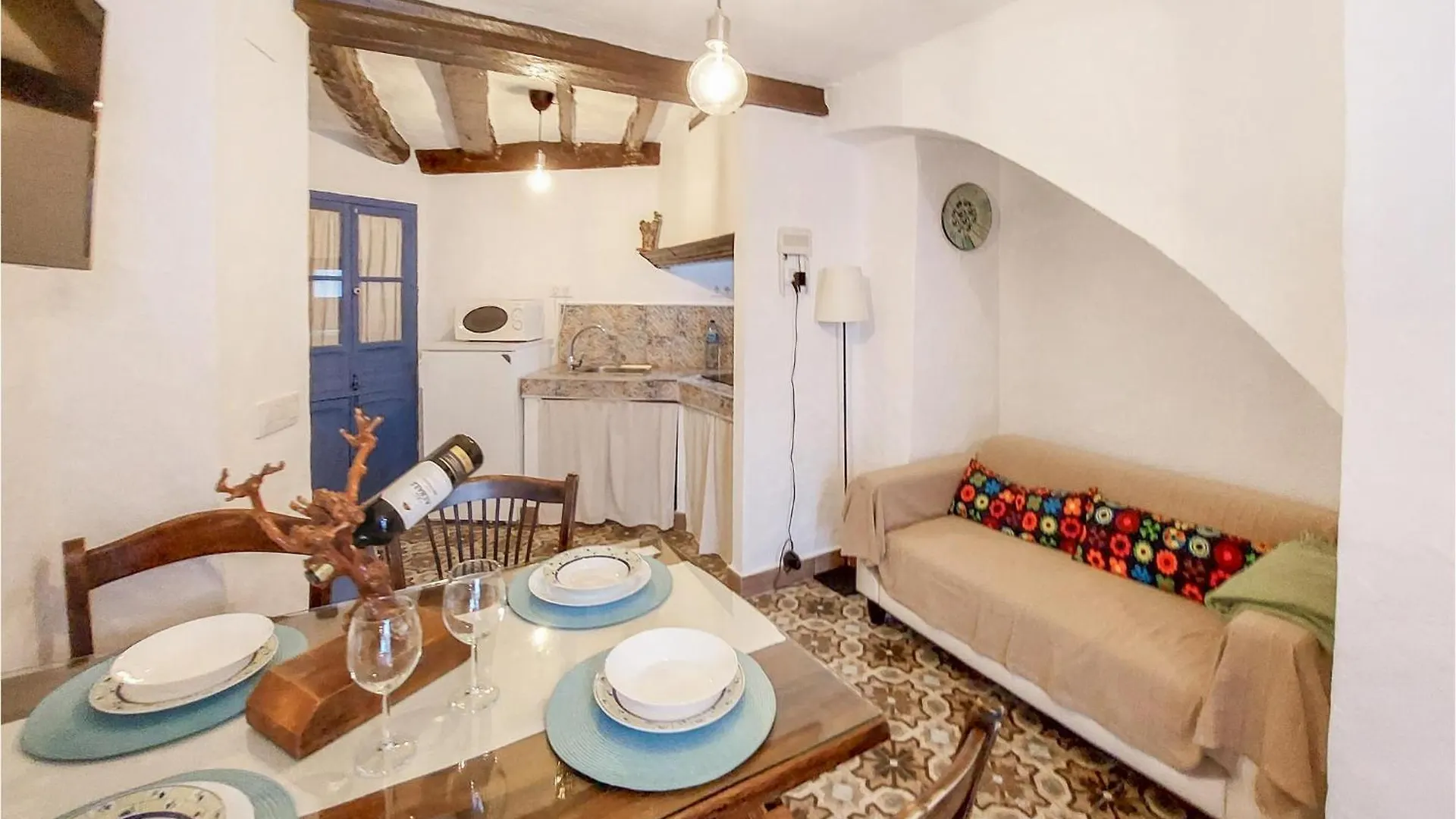 Gorgeous Home In El Gastor With Kitchenette