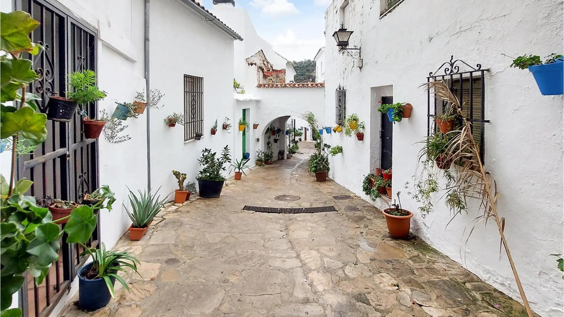 Gorgeous Home In El Gastor With Kitchenette Holiday home